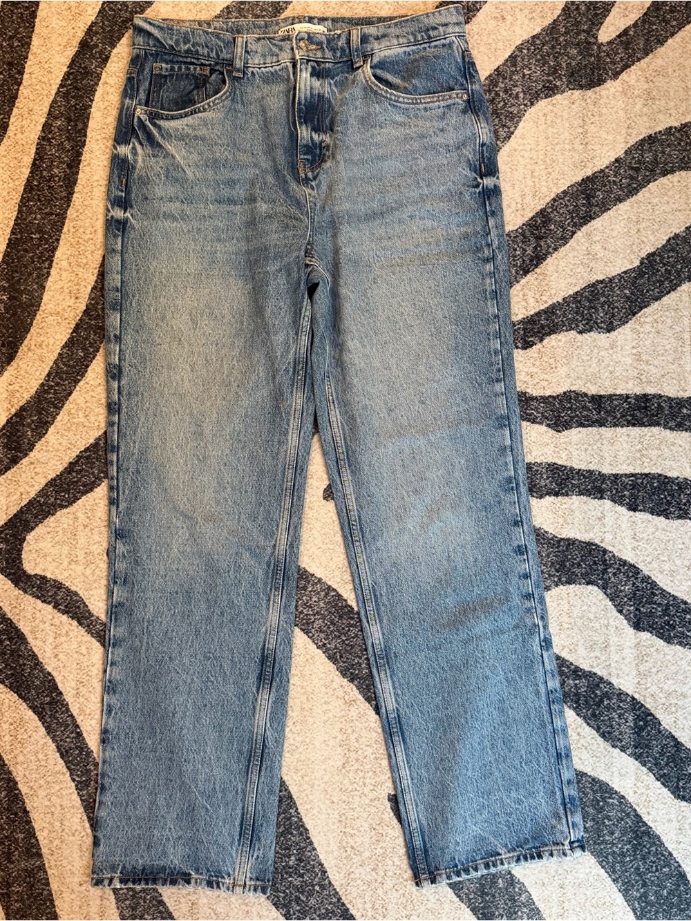 Women’s Zara straight-leg denim jeans 8 NWOT